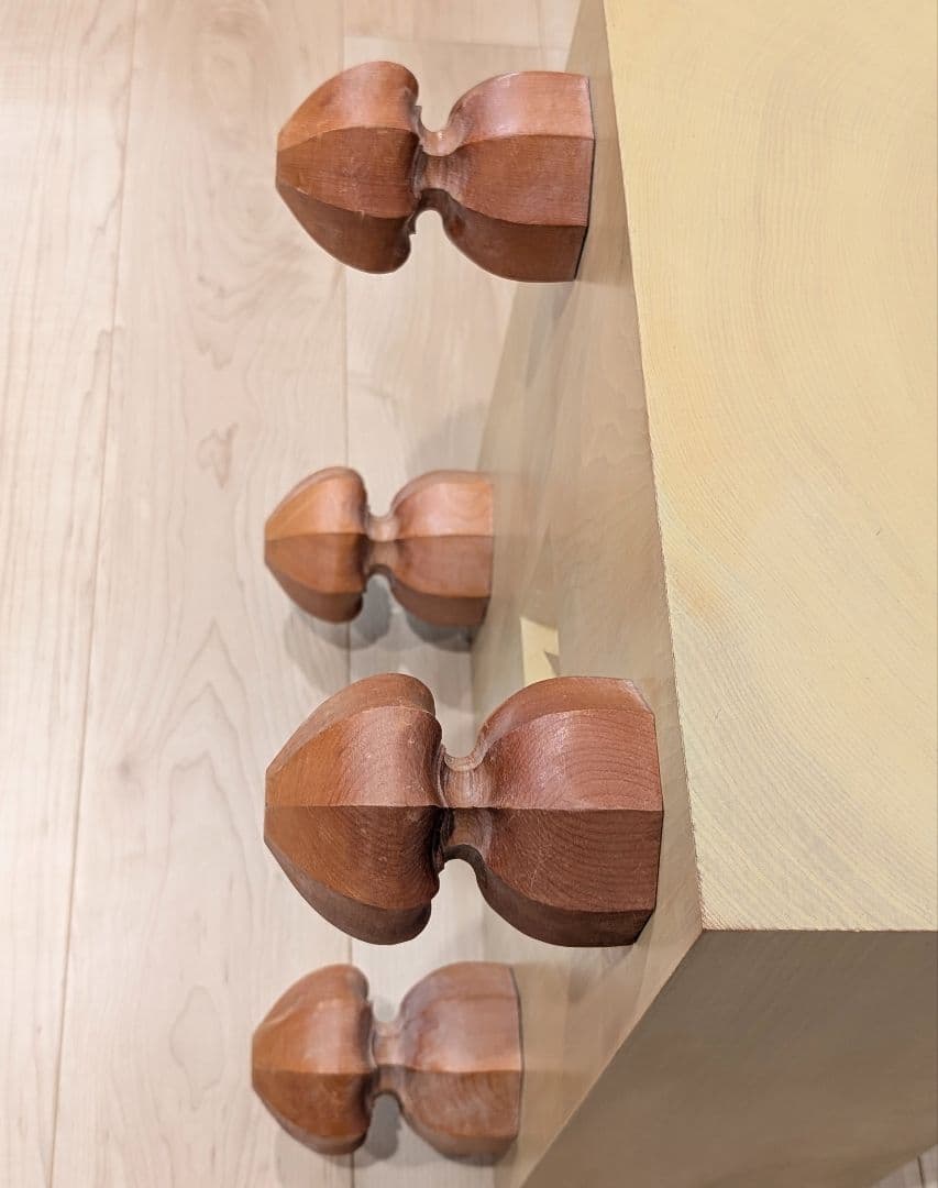 【良品】本格碁盤 5寸8分 脚付 板目 へそ付き 高級 足つき 囲碁盤