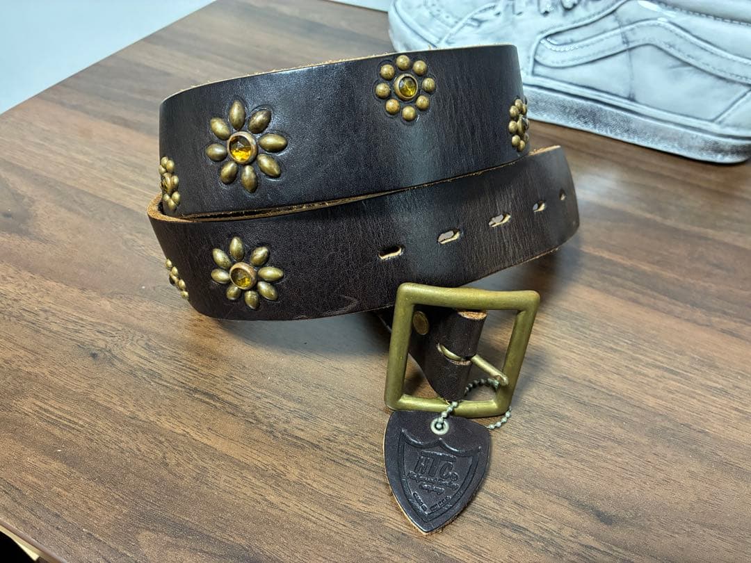 HTC OLD フラワー スタッズ ベルト　34