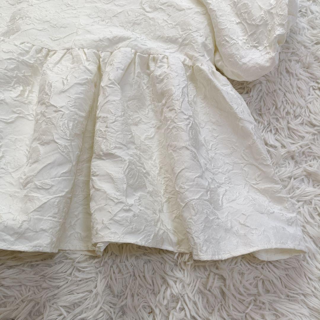 新品未使用　ohga フラワーブラウス　ジャガードブラウス　ホワイト