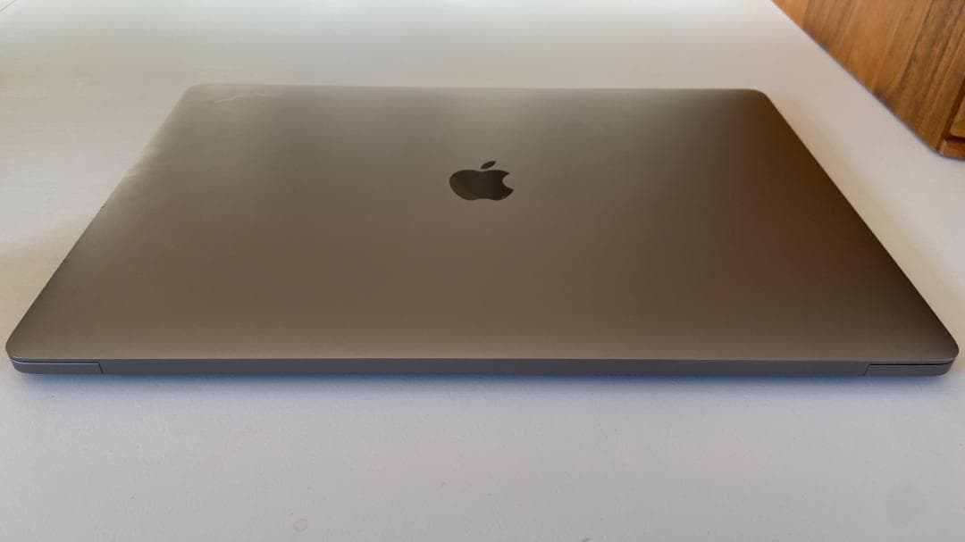 MacBook本体 MacBook Pro 15\" Intel i7 / 16GB / 512GB