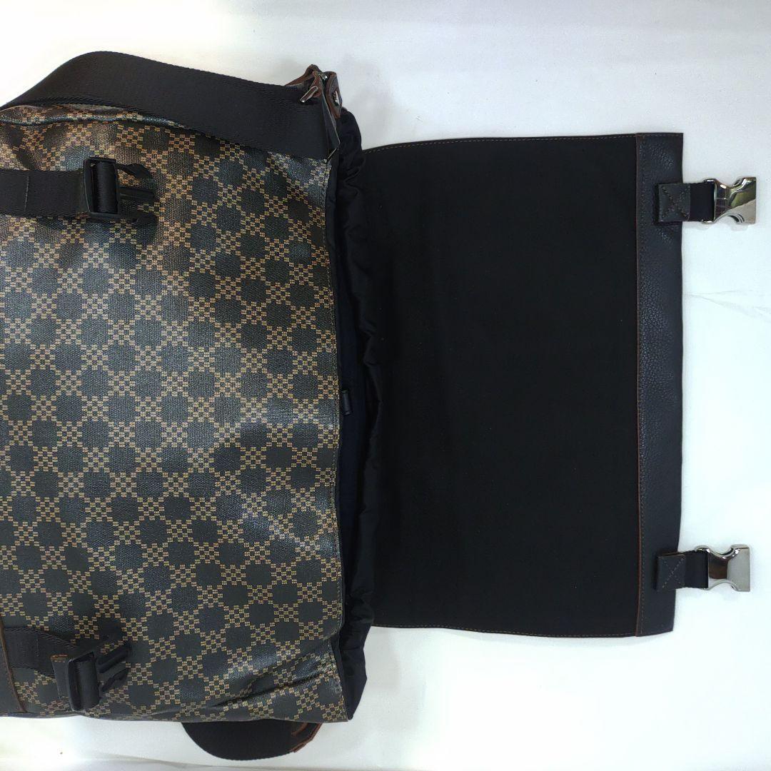 【極美品】フルラ メッセンジャーバッグ 2way レザー×PVC 総柄 黒