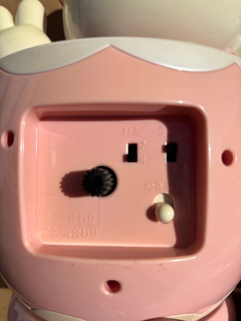 可愛いハローキティのティーカップ型目覚まし時計　ピンク作動品　きれい