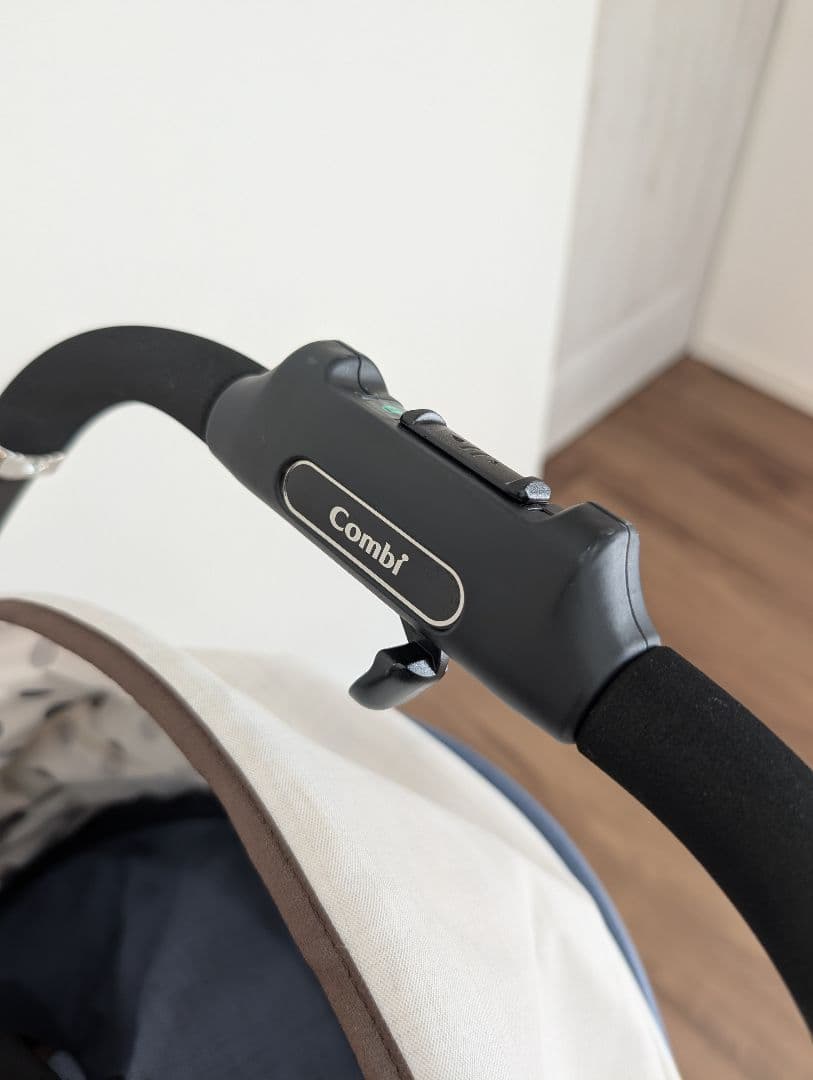 コンビ メチャカルハンディ オート4キャス エッグショック HG ベビーカー