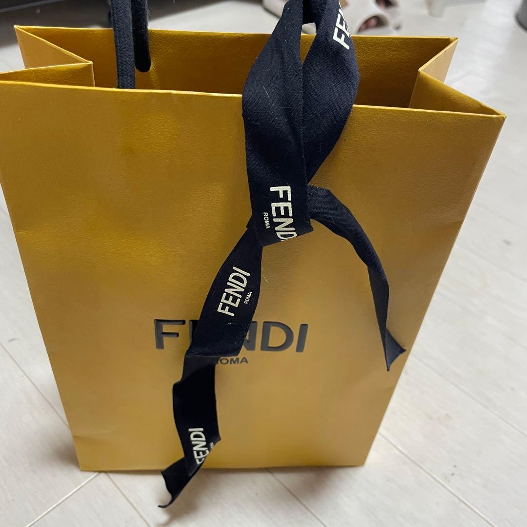 FENDI 三つ折り財布