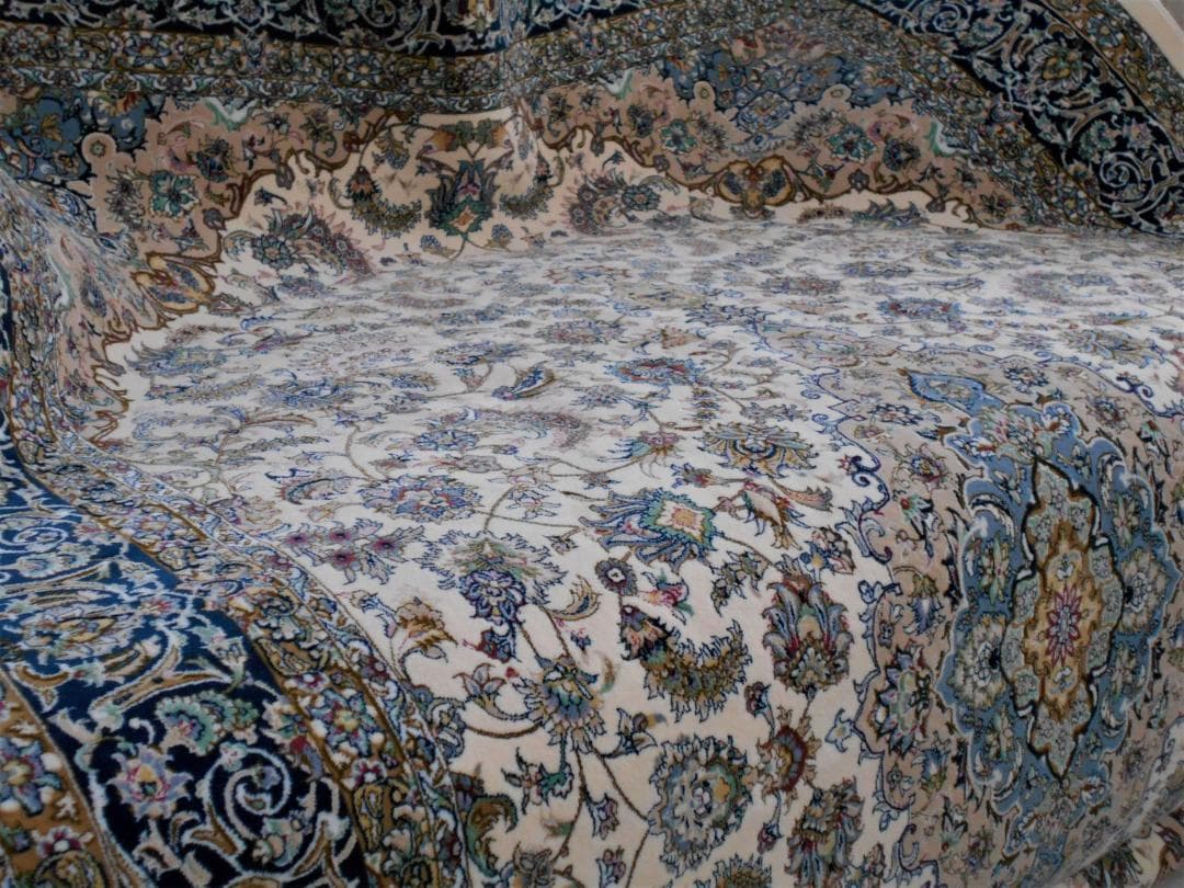 170万ノット！輝く、多色織絨毯！本場イラン産 150×225cm‐200981