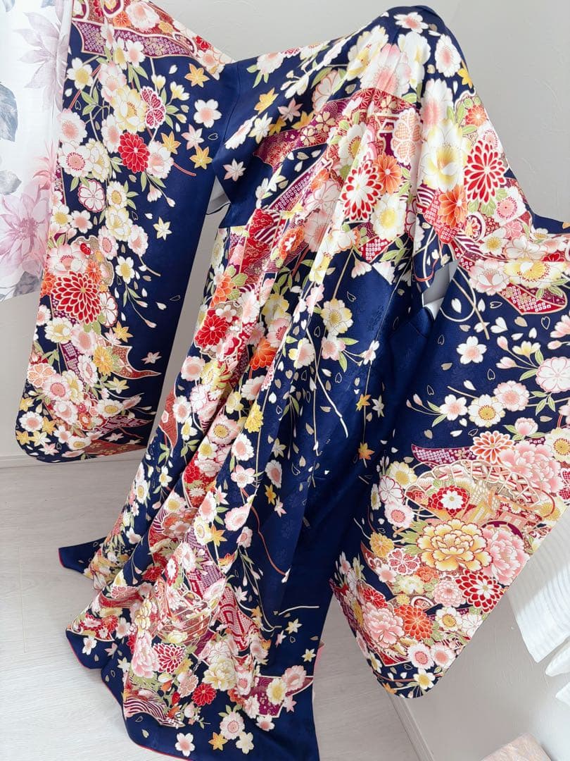 未使用　正絹振袖フルセット　王道華やかな古典柄　牡丹　桜　成人式　ネイビー