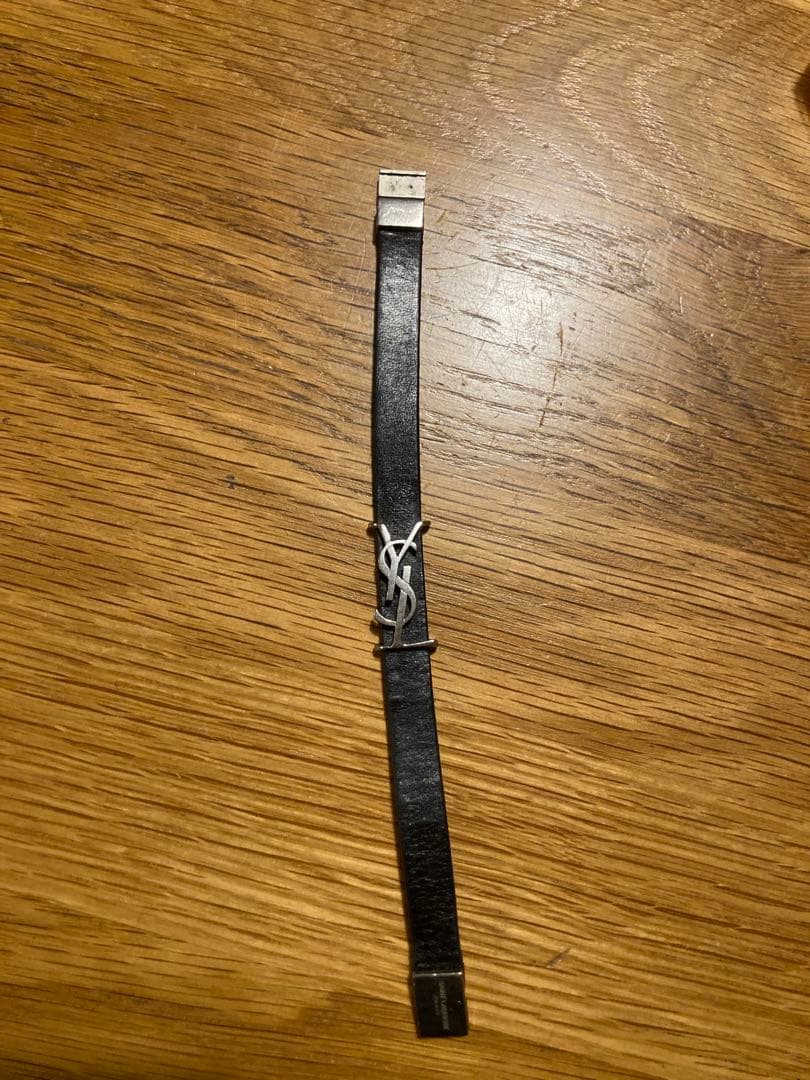 YSL ブラックレザーブレスレット