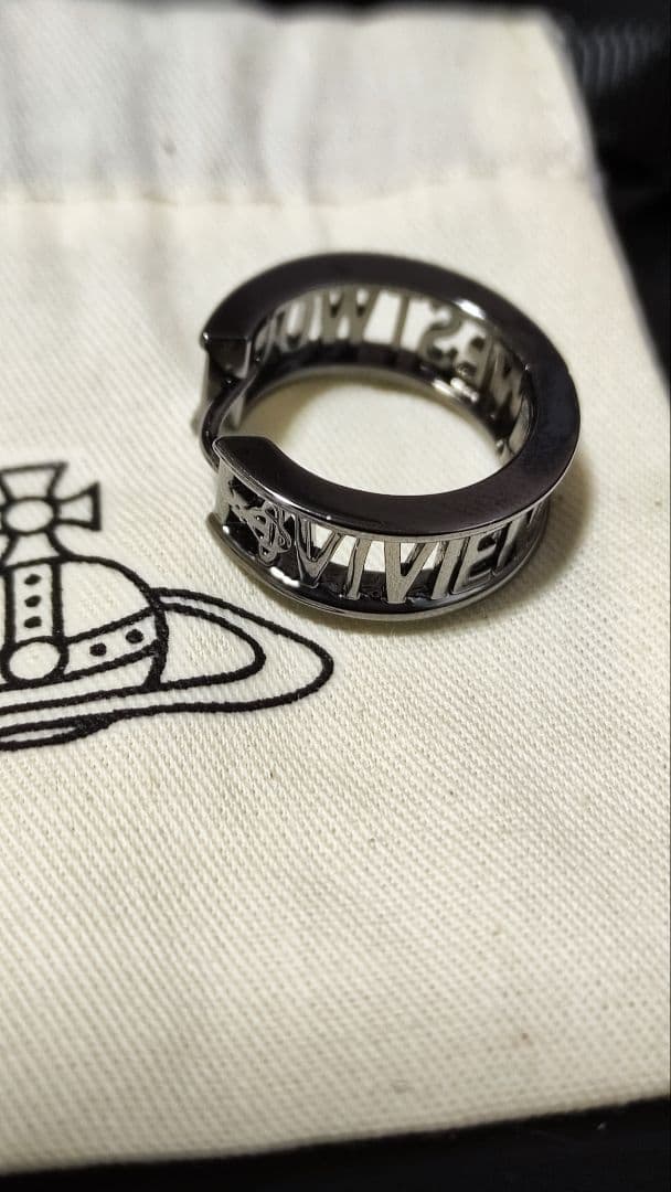 【新品・未使用】Vivienne Westwood シングルフープピアス