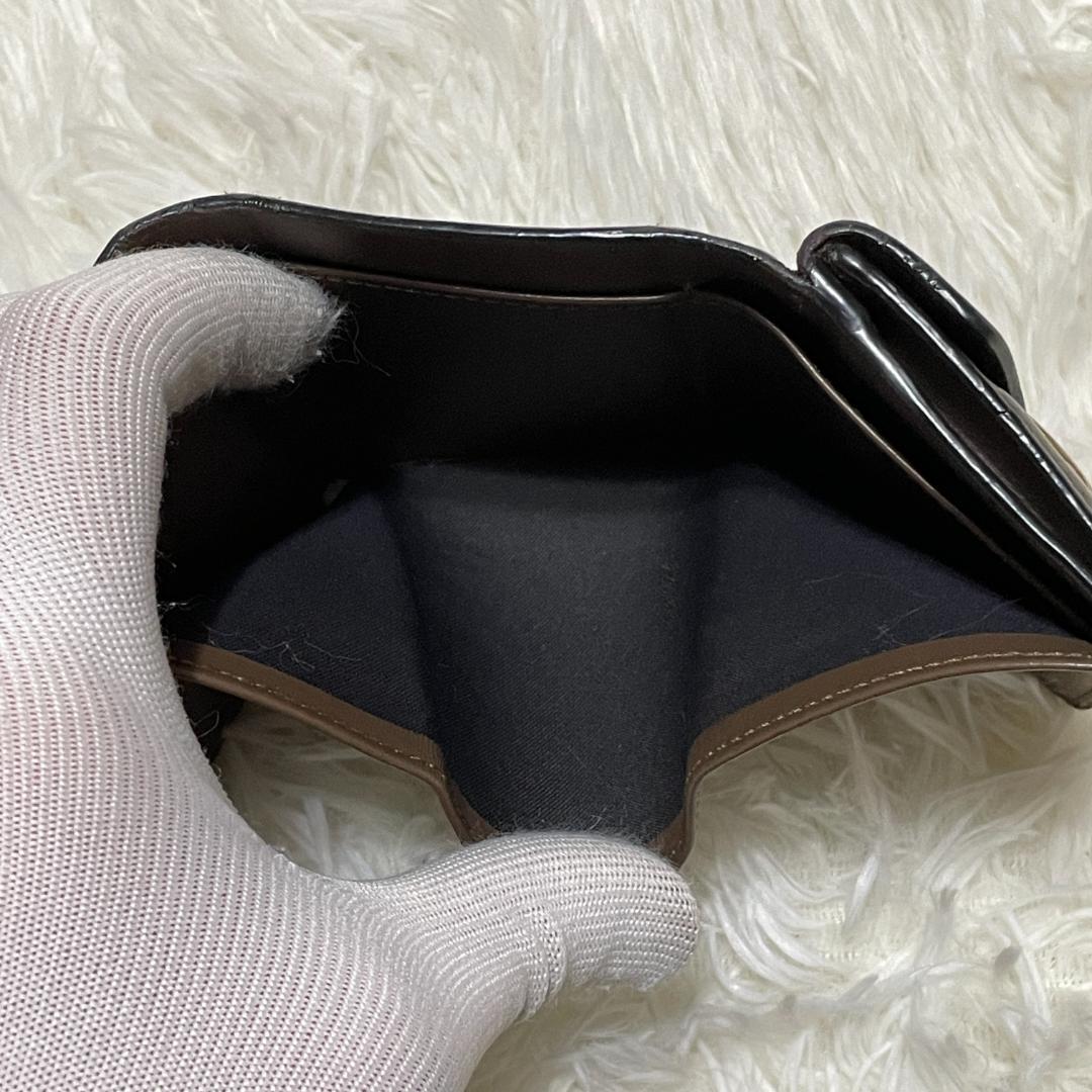 フェンディ　エフイズ　ズッカ　エンボス　コンパクトウォレット　三つ折り 財布