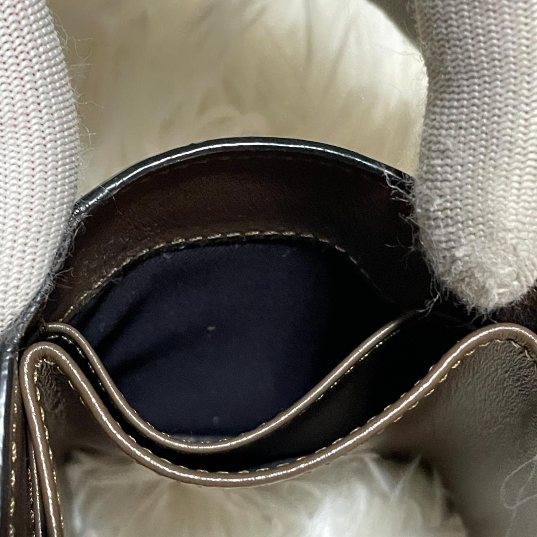 フェンディ　エフイズ　ズッカ　エンボス　コンパクトウォレット　三つ折り 財布