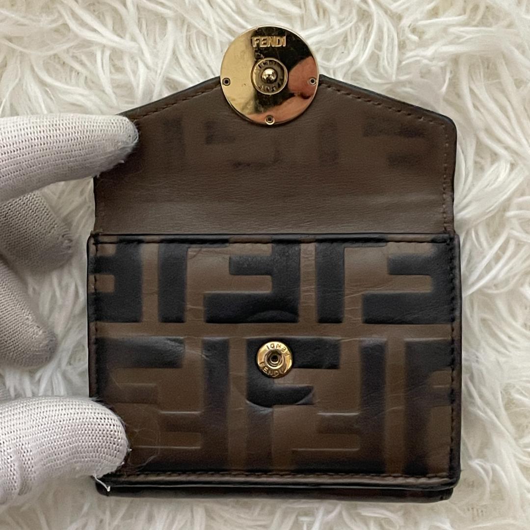 フェンディ　エフイズ　ズッカ　エンボス　コンパクトウォレット　三つ折り 財布