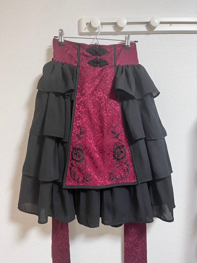 axes femme 牡丹刺繍チャイナスカート