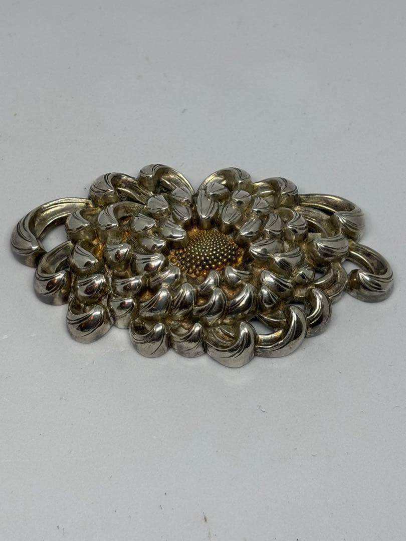 菊　彫金　金工　アンティーク　不明