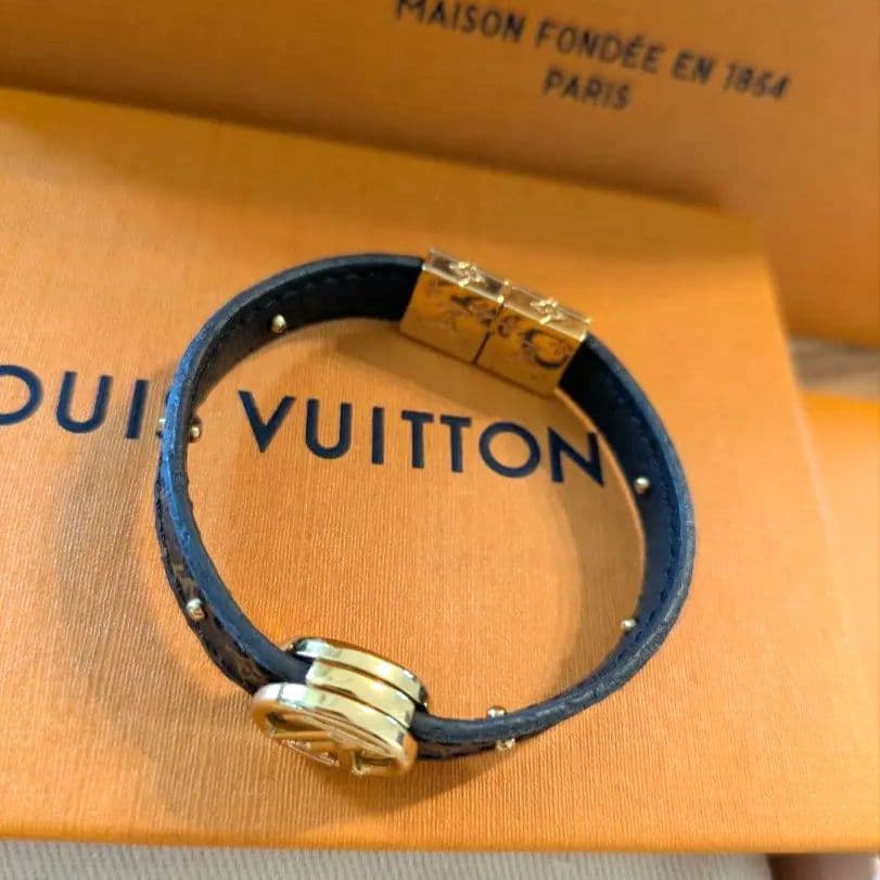 Louis Vuitton LVサークルリバーシブルスタッズバングル　モノグラム