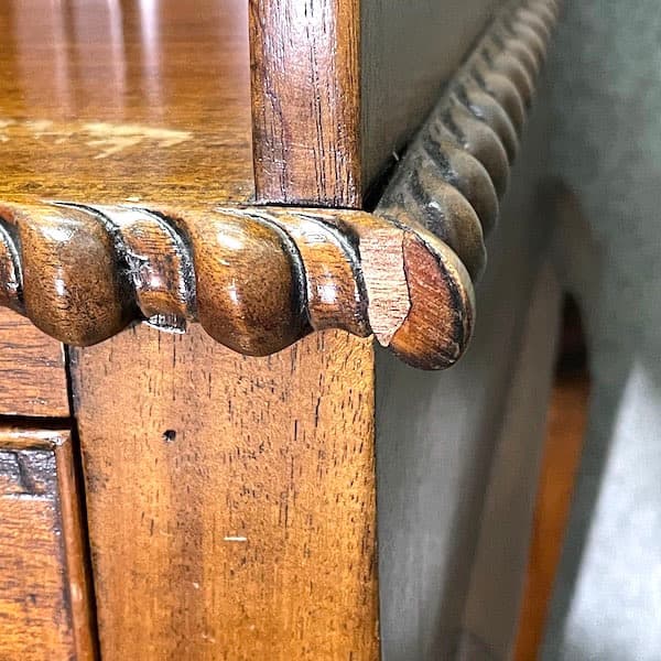 アンティーク　デスク　クイーンアン様式　ガブリオールレッグ　猫足　隠し引き出し