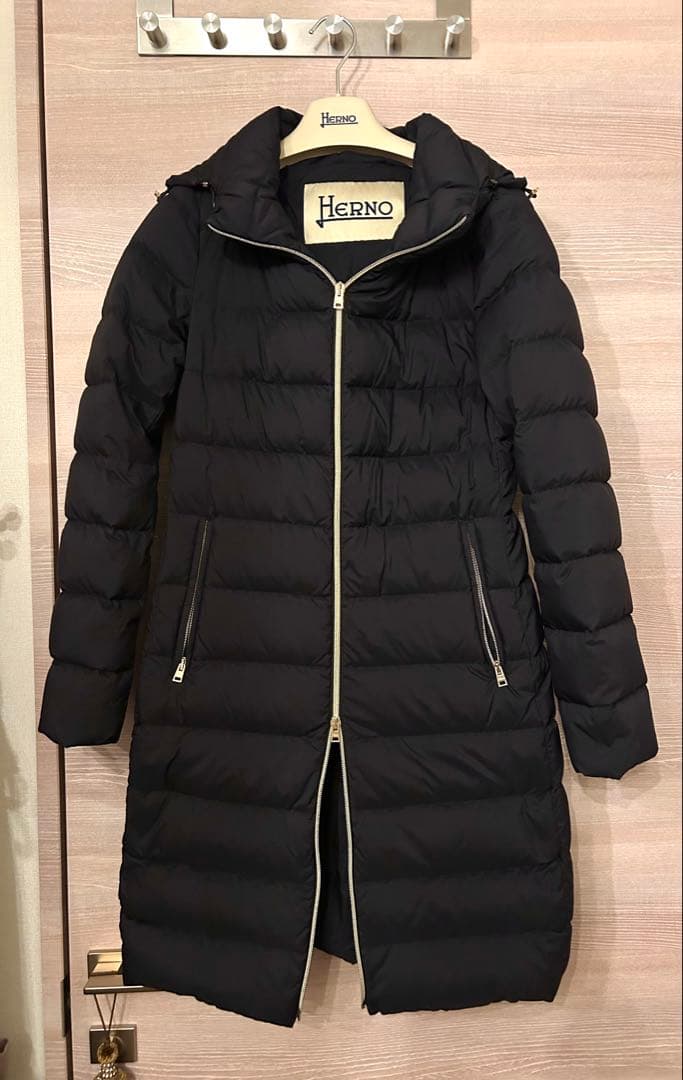 ★HERNO★ヘルノ★ブラック　ダウン★40サイズ