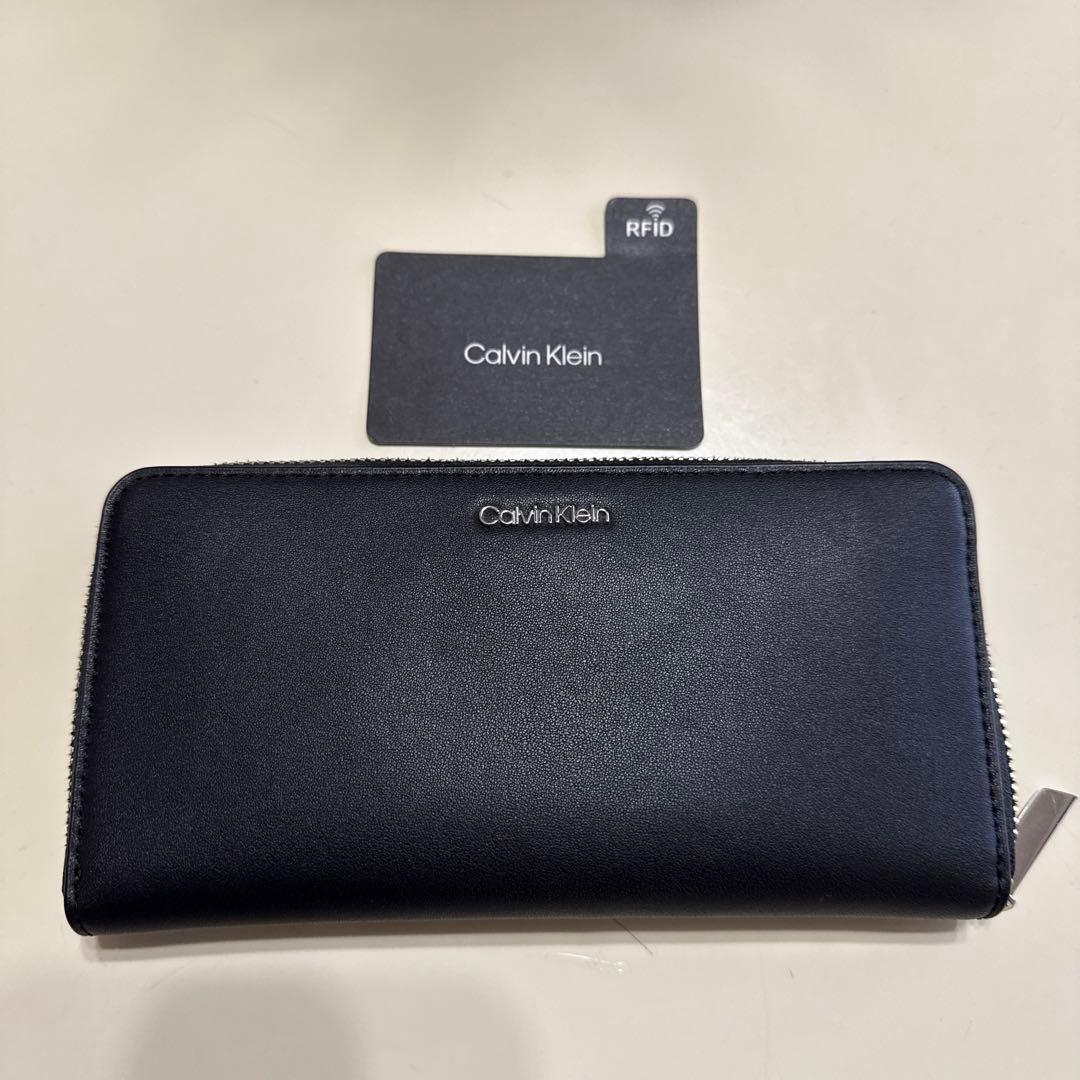 「極美品」カルバンクラインの長財布 箱付き