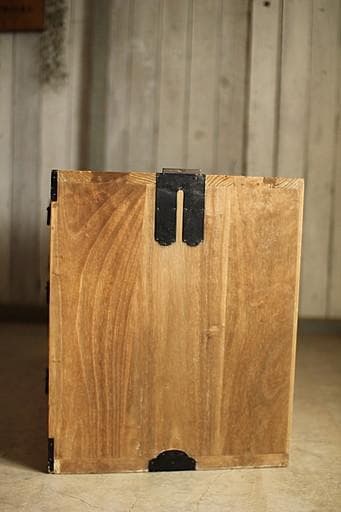 古い木製の引き出し5杯　チェスト　桐箪笥　昭和レトロ　タンス　古家具　古民家