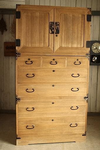 古い木製の引き出し5杯　チェスト　桐箪笥　昭和レトロ　タンス　古家具　古民家