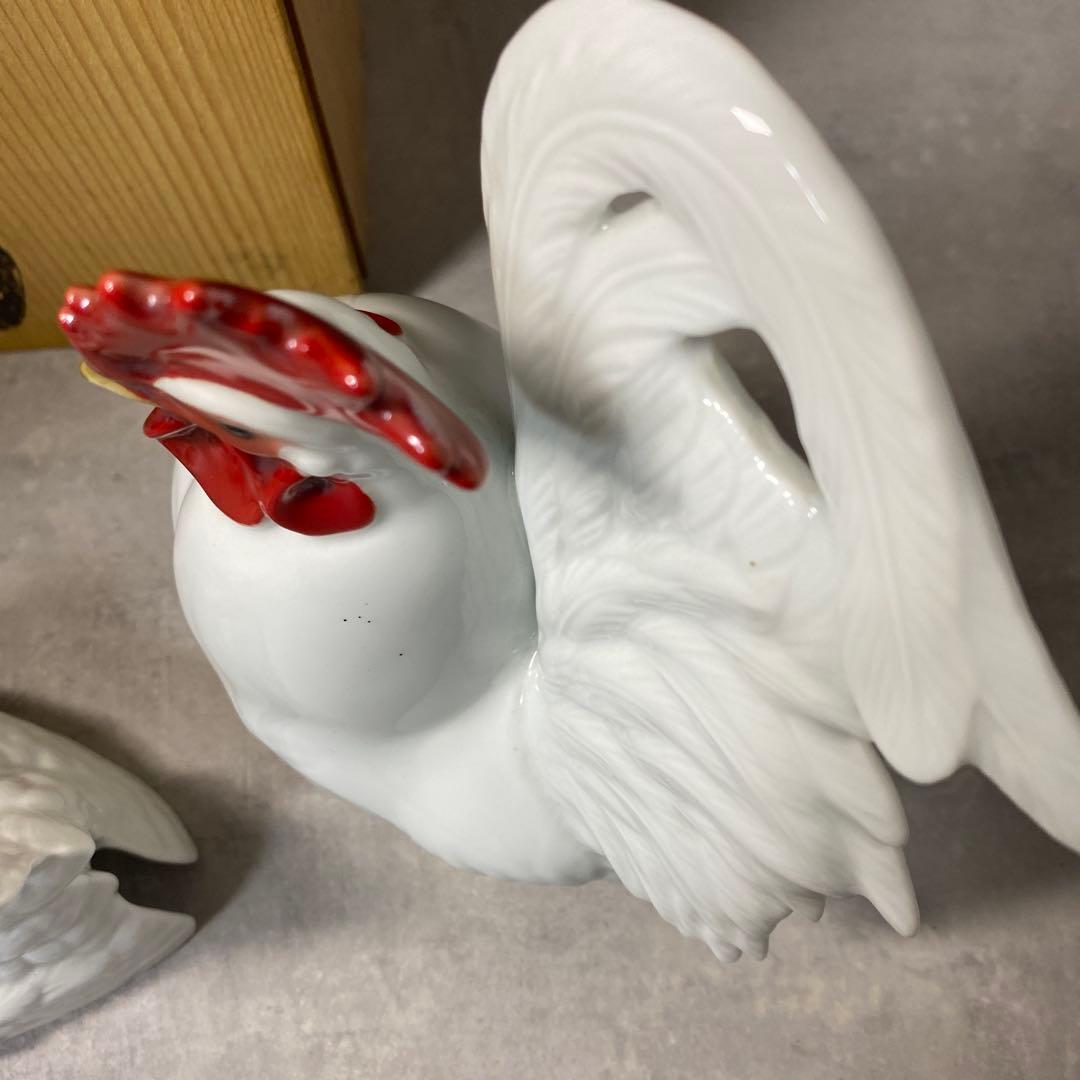 有田焼　在銘　勝山作　白磁鶏置物