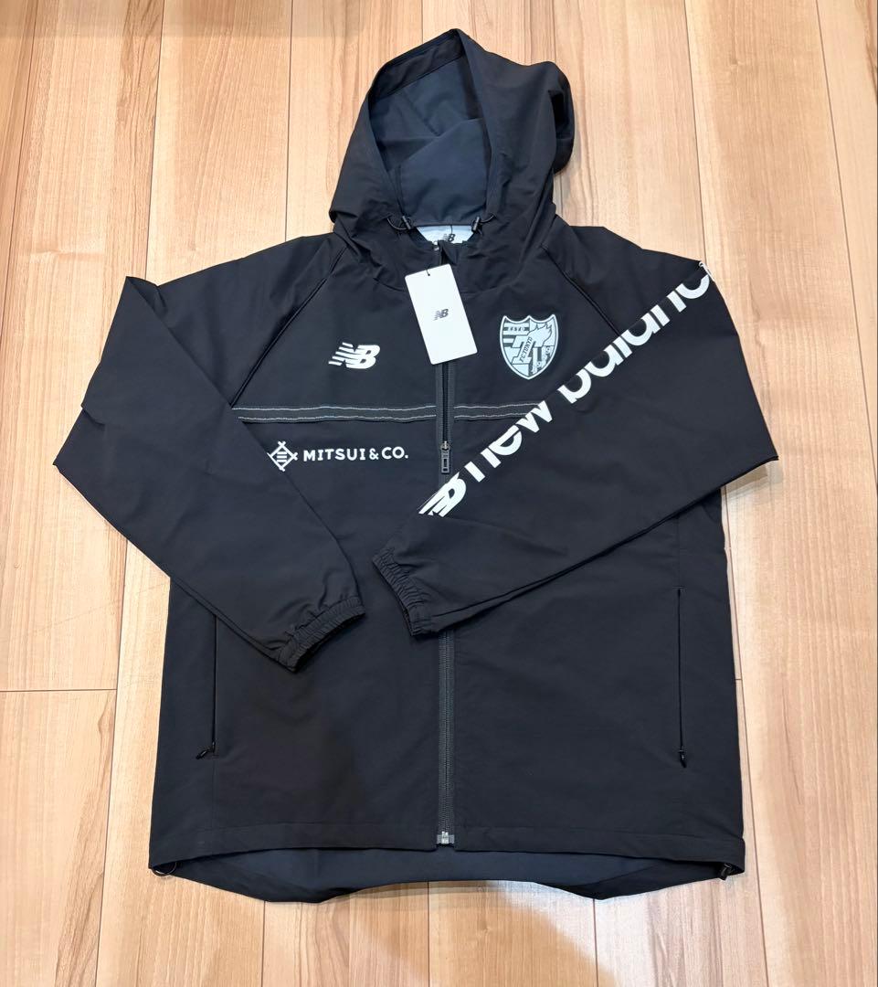 FC東京　New Balance ウィンドブレーカー　Sサイズ