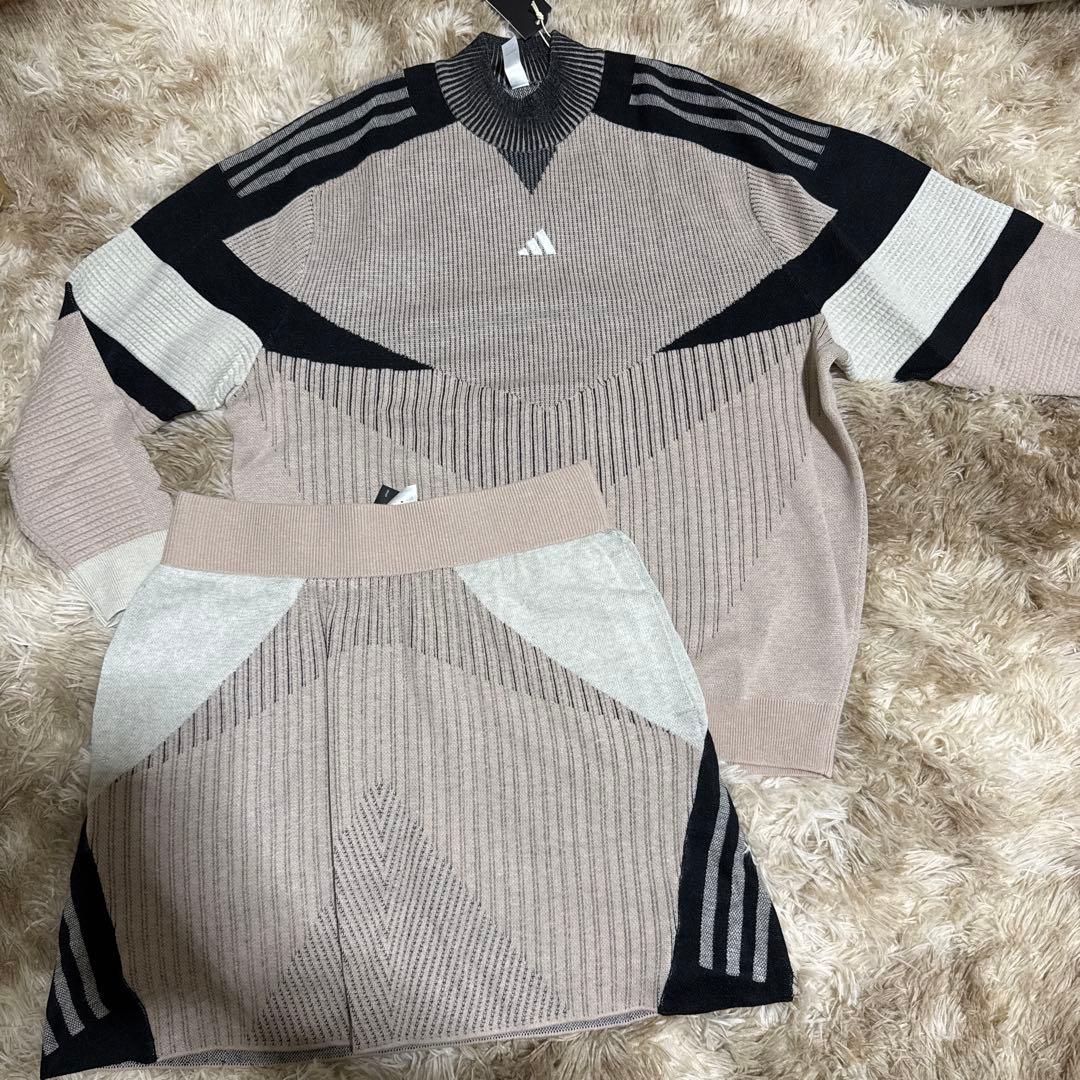 新品タグ付きadidas セーター・トレーナーセットアップ