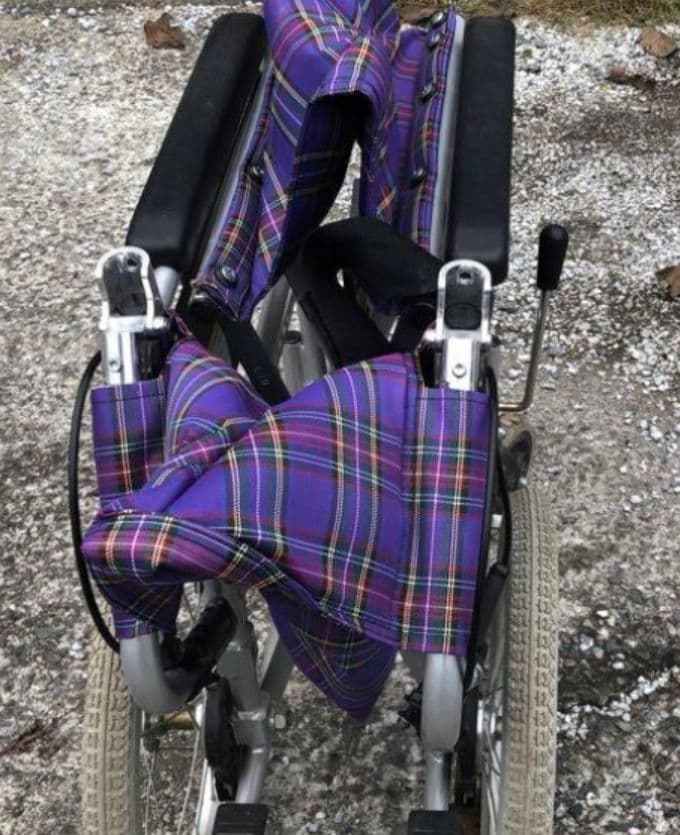 送料無料♿車椅子♿カワムラサイクル 人気の紫チェック色です。男女問わず使えます！