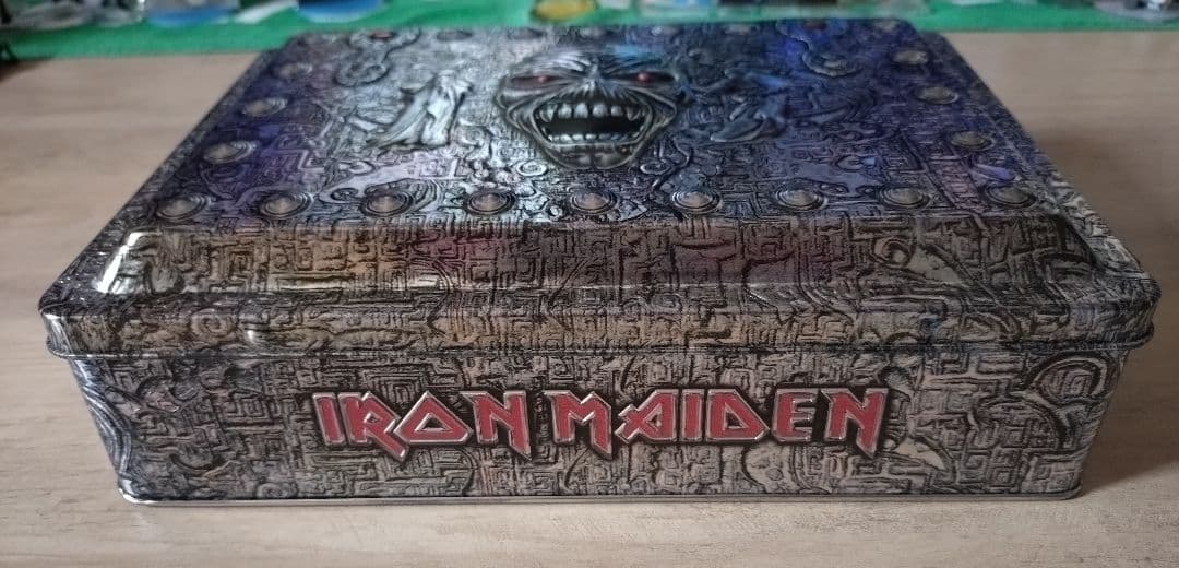 Iron Maiden エディ 金属製ケース