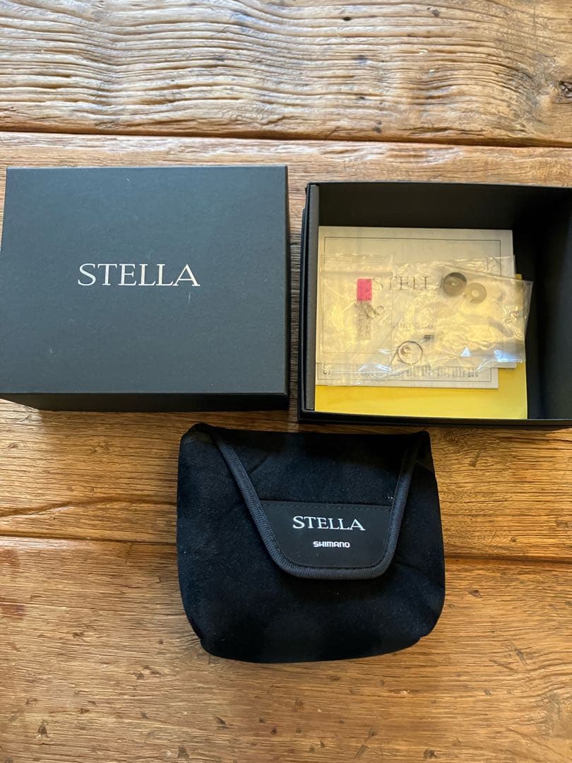 超美品　SHIMANO 22 ステラ　4000 MHG