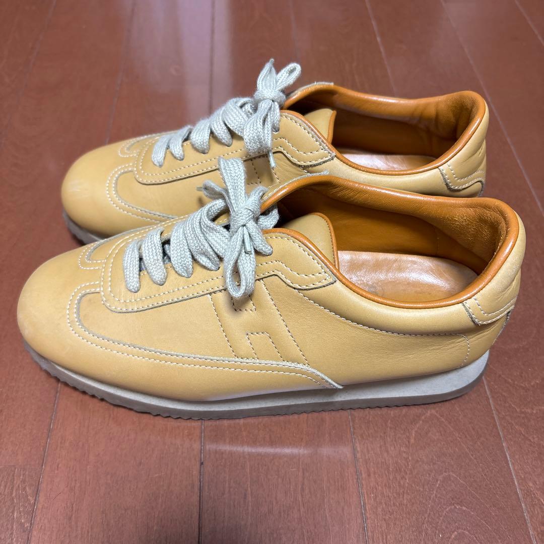 エルメス ベージュ レザースニーカー