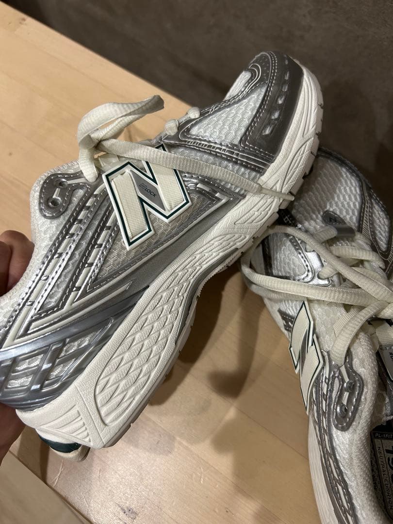 【極美品】New Balance M1906REE 24cm