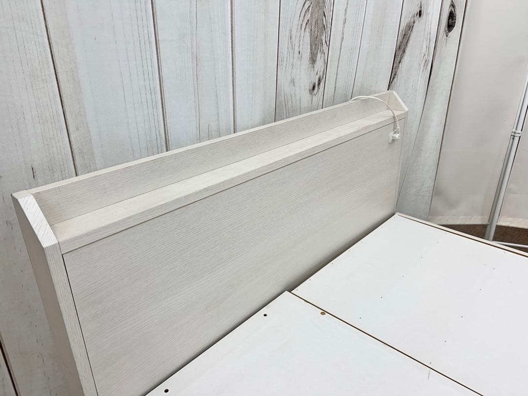 引き出し4杯付きセミダブルベッドフレーム