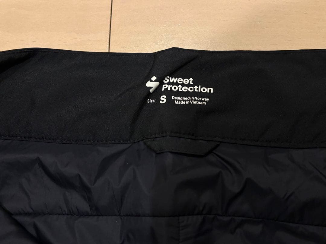 Sweet Protection 上オリーブグリーン 下ブラック サイズS