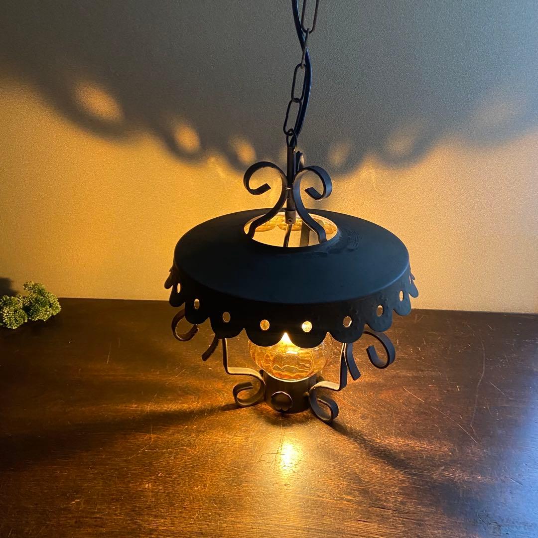 アンティーク　ペンダントライト　アンバーガラス　吊り照明