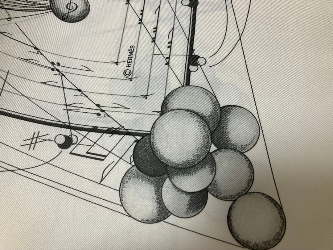 エルメス　球体が奏でる音楽　レアなお色