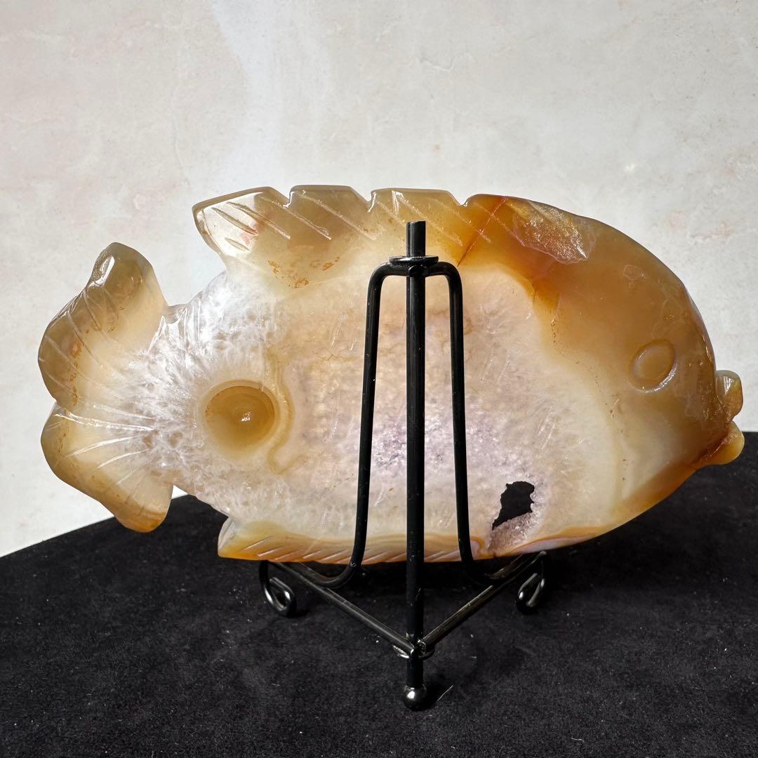 天然石アメジスト共生瑪瑙の魚　置物　彫物NO.072406