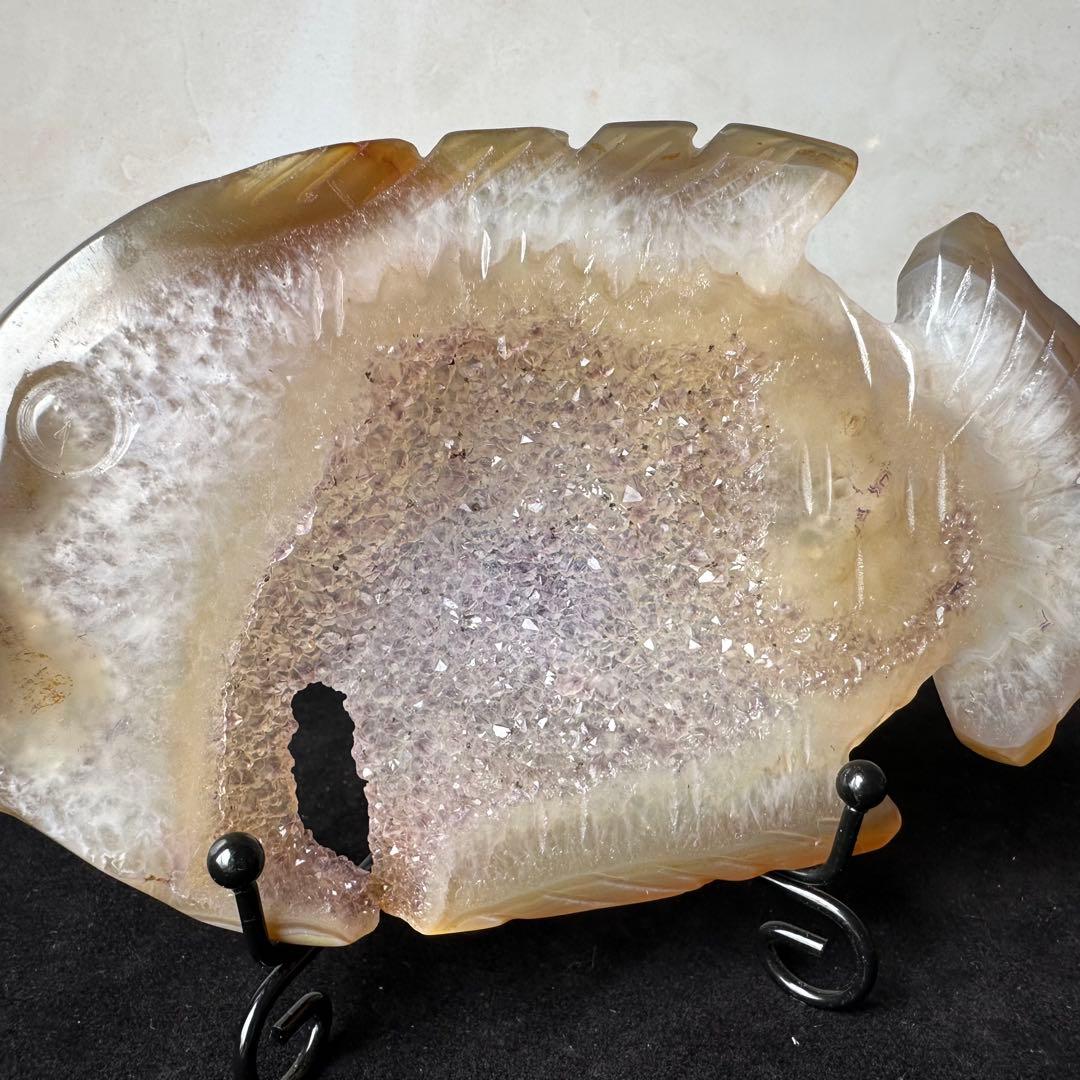 天然石アメジスト共生瑪瑙の魚　置物　彫物NO.072406