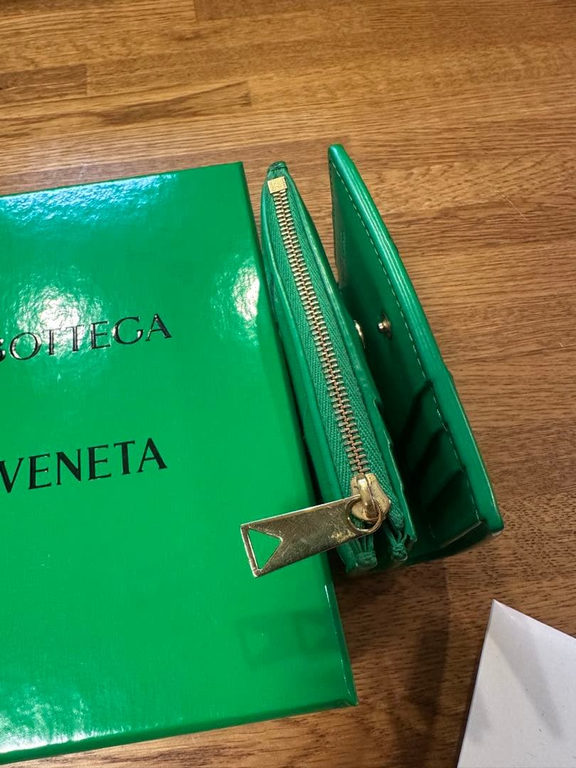 ボッテガヴェネタ カセット　コンパクトウォレット　二つ折り　箱あり