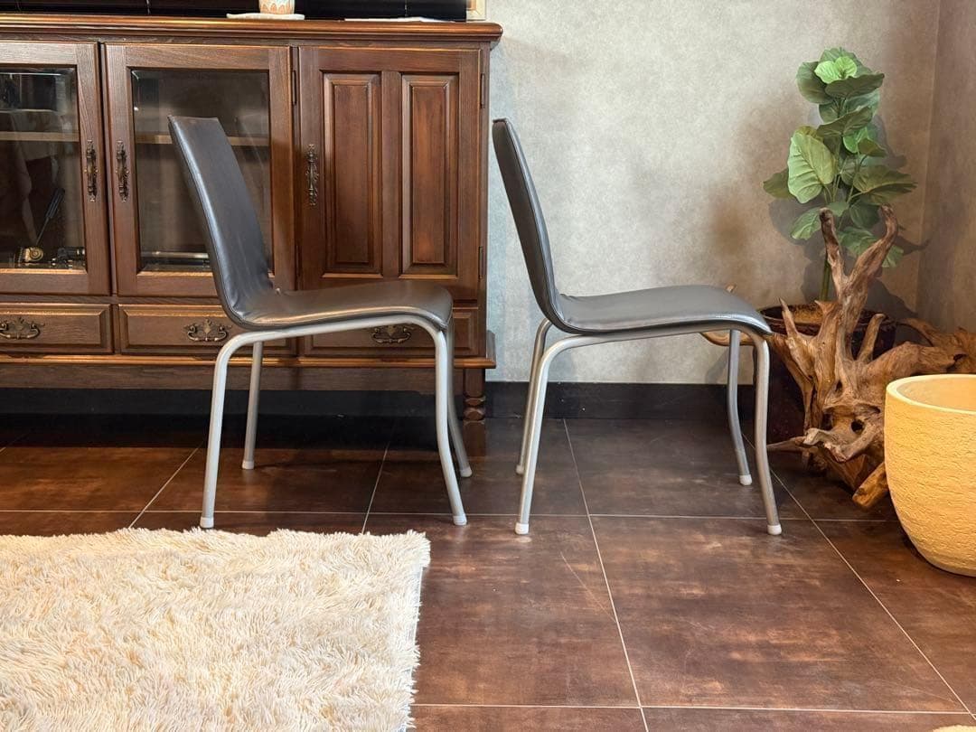 ①リーンロゼ　ligne roset ブラック　レザーチェア　2脚セット　YZ