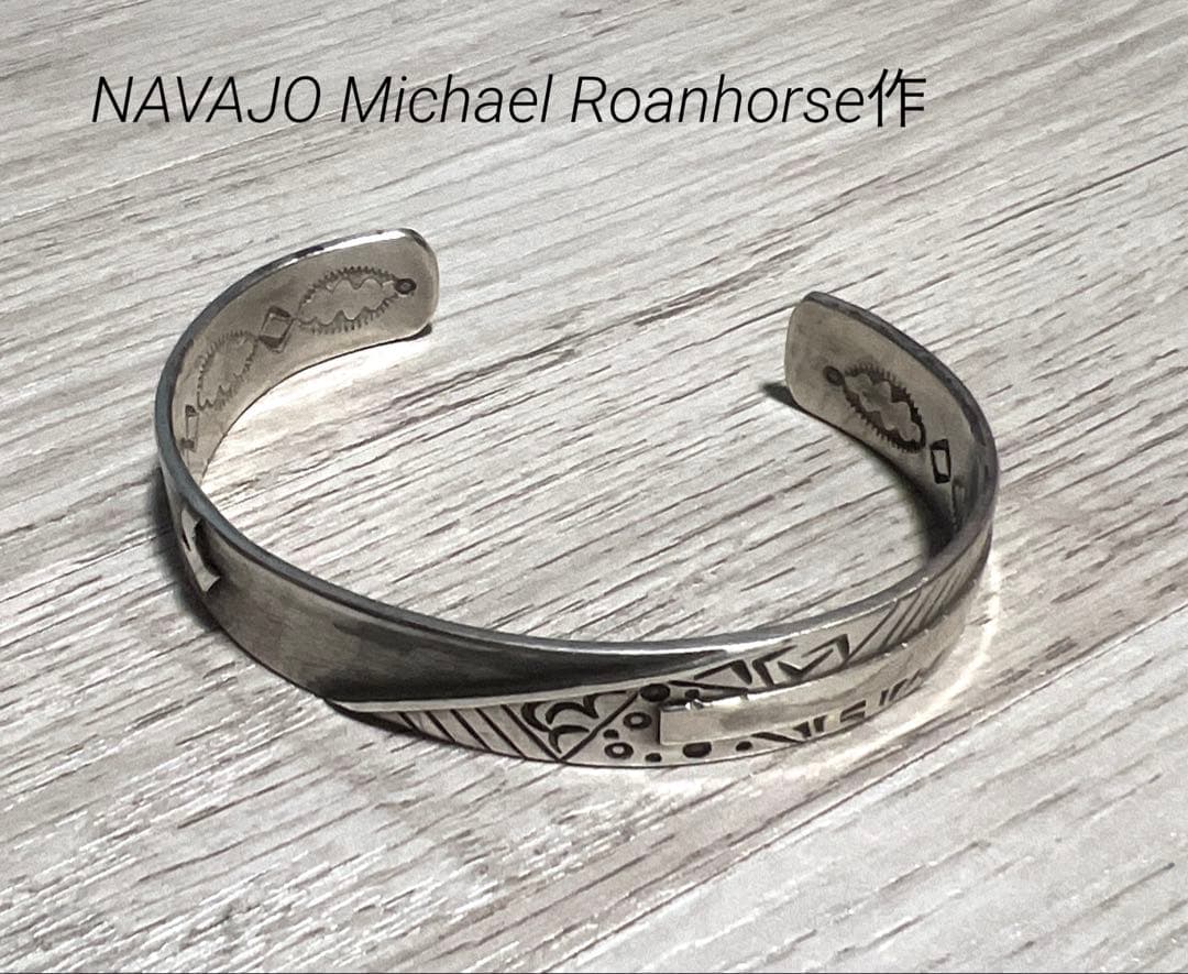 ナバホ族 マイケルローアンホース インディアンジュエリー バングル