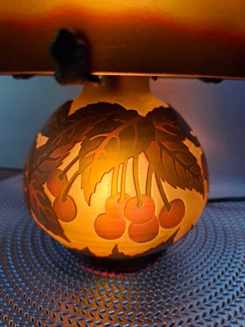 限定セール‼️アンティークガレ風キノコ型　テーブルランプ　被せガラス　サクランボ