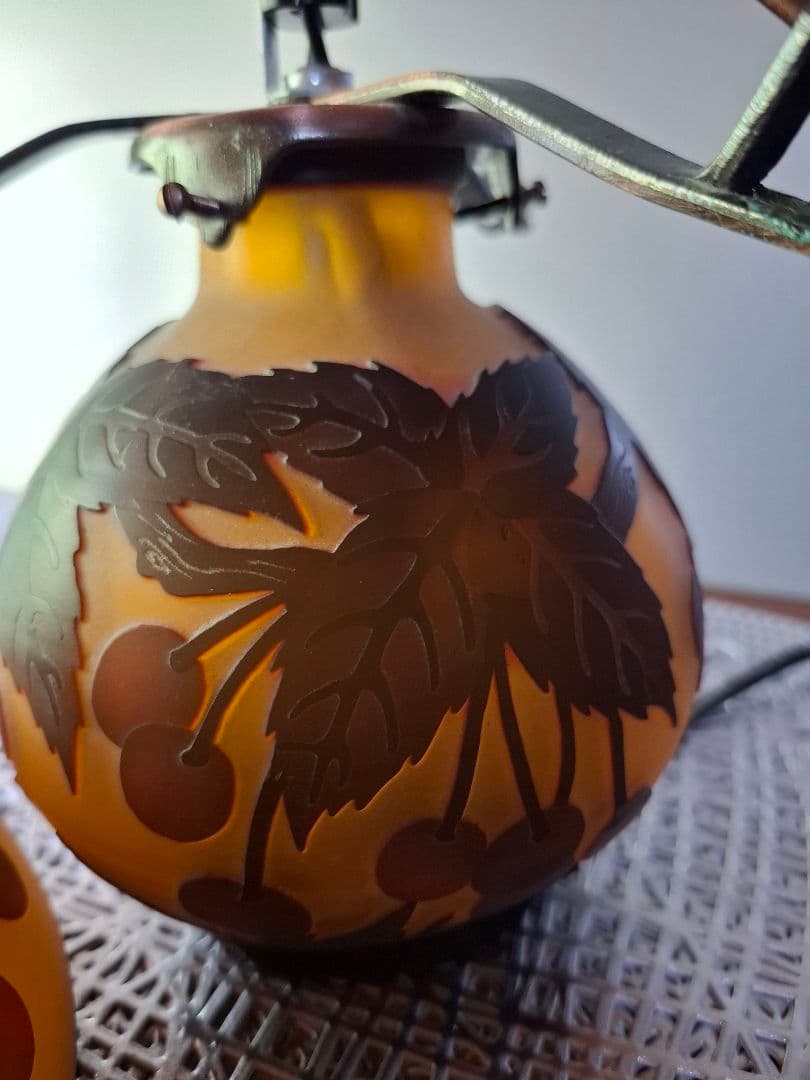 限定セール‼️アンティークガレ風キノコ型　テーブルランプ　被せガラス　サクランボ