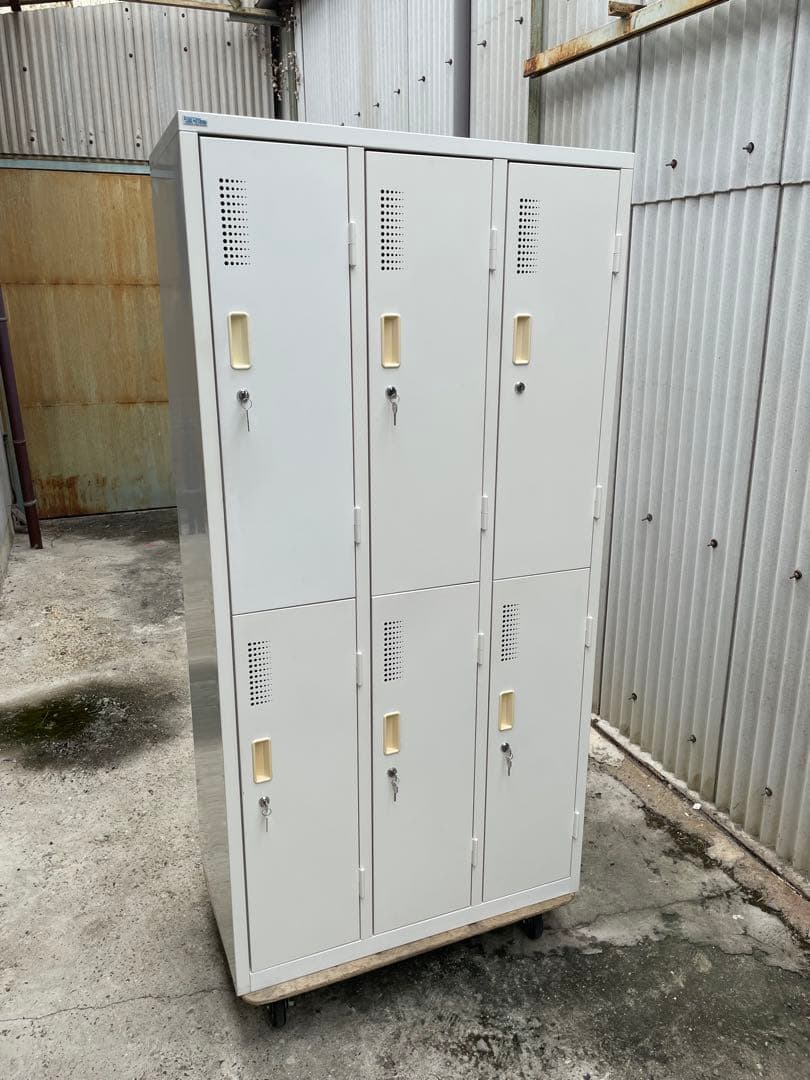 近隣配達可能　スチール製　6人用ロッカー　オフィス家具