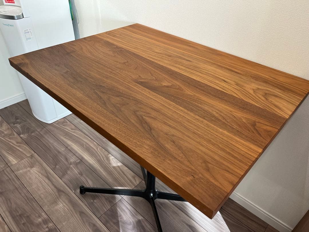 美品　グリニッチ　カフェテーブル　ウォールナット無垢材