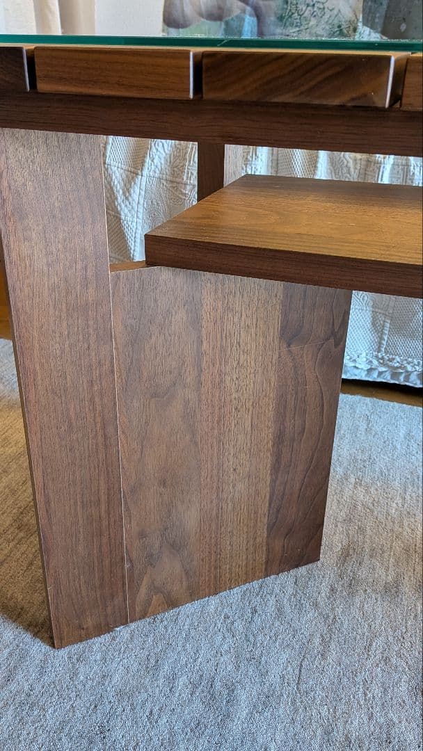 【中古/美品】ローテーブル ウォールナット ガラス天板 飾り棚付 葉山家具