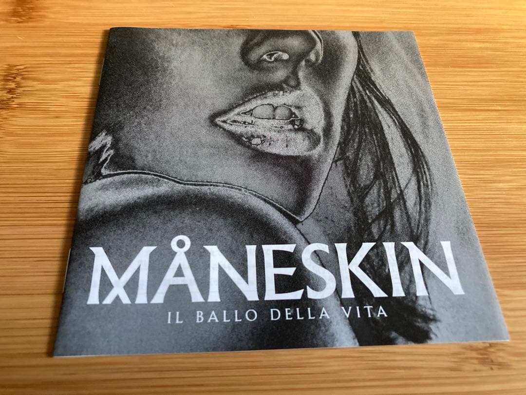 レア　ダミアーノ直筆サインメガジャケットCD　マネスキン　maneskin CD