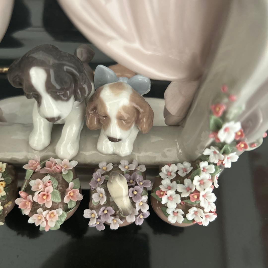 専用ガラスケース付　リヤドロ　可愛い眺め　犬