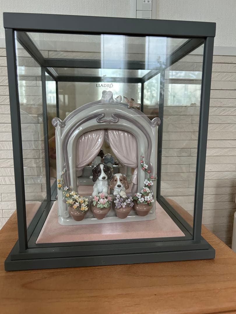 専用ガラスケース付　リヤドロ　可愛い眺め　犬