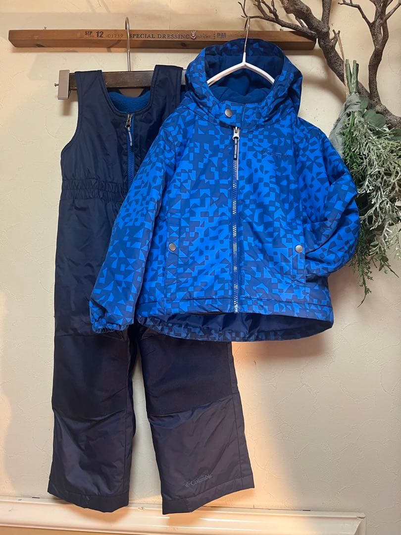 超美品　コロンビア　スキーウェア　キッズ　3T 幾何学柄