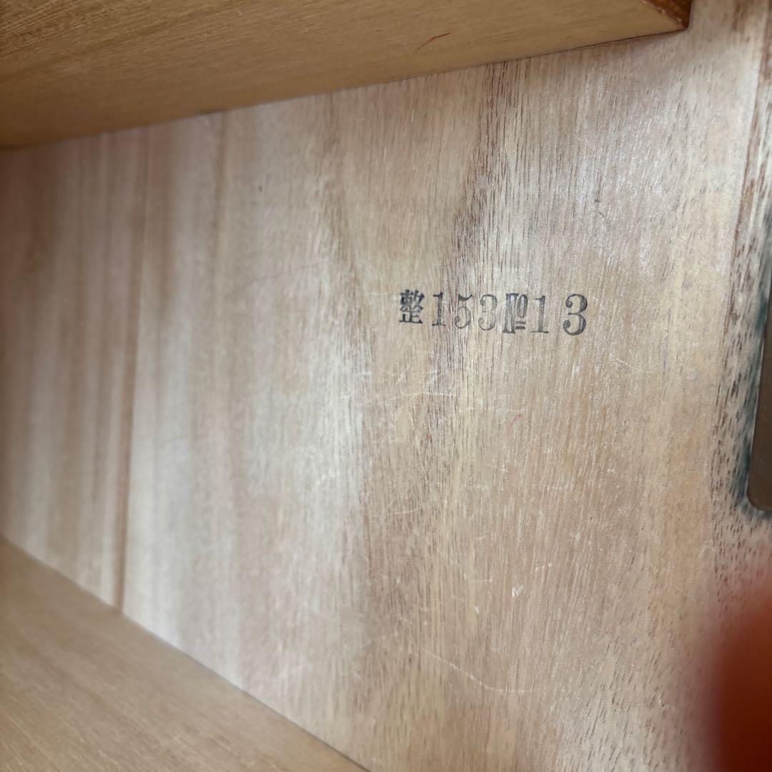 北欧デザインの整理箪笥　洋服ダンス　引き出し7杯　ドロワー　箪笥　天然木